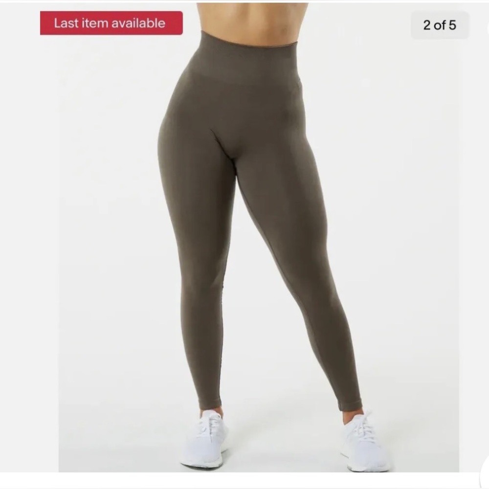 NWOT ALPHALETE Amplify Leggings - Mocha M